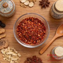 Charger l'image dans la galerie, Piment Fort Concassé 100g – Flocons de Piment Puissants & Épicés | ESPIG